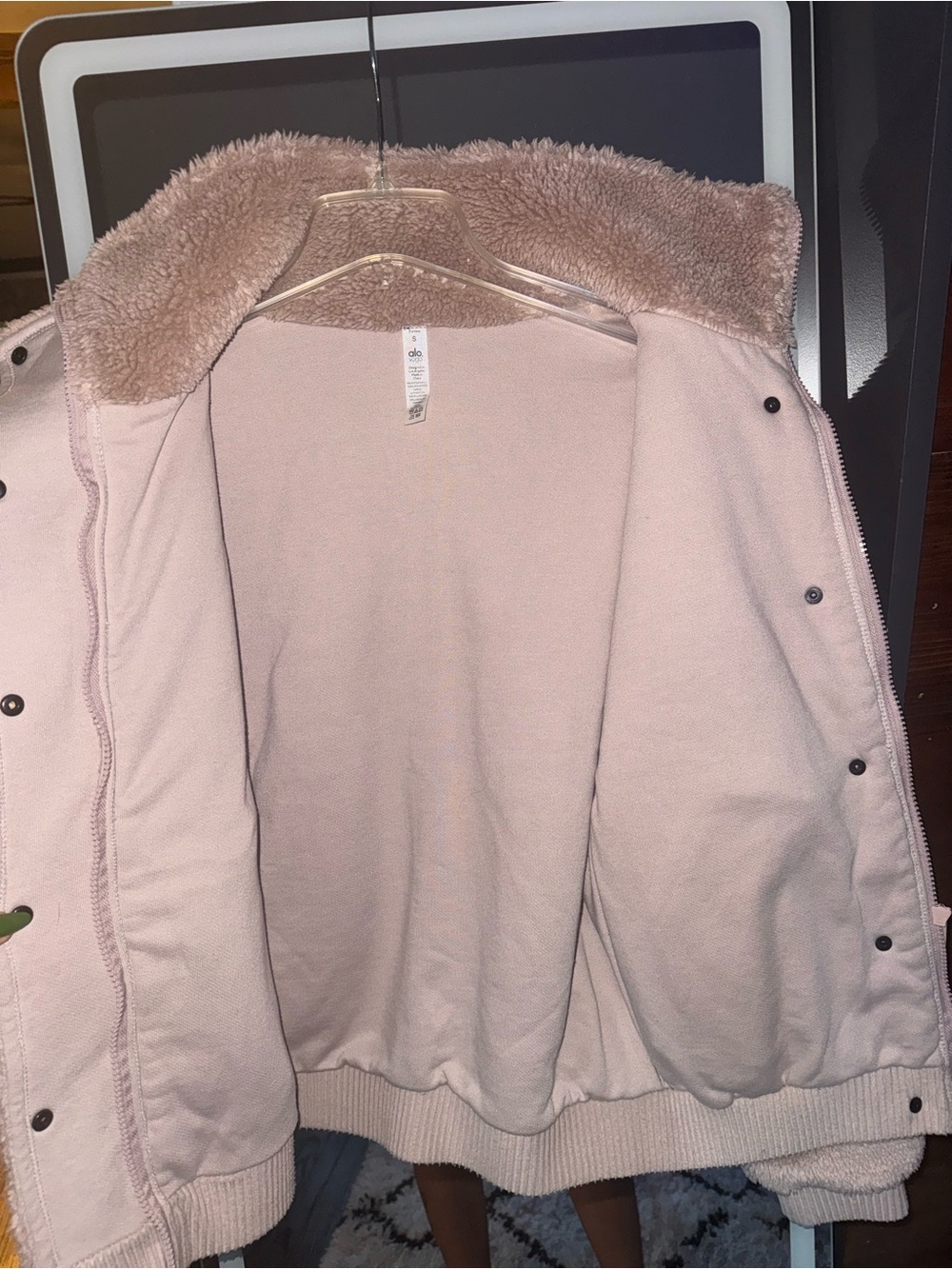 ALO Yoga taupe/ pinkish color  Sherpa Varsity Jacket sz small great for fall - Picture 9 of 13